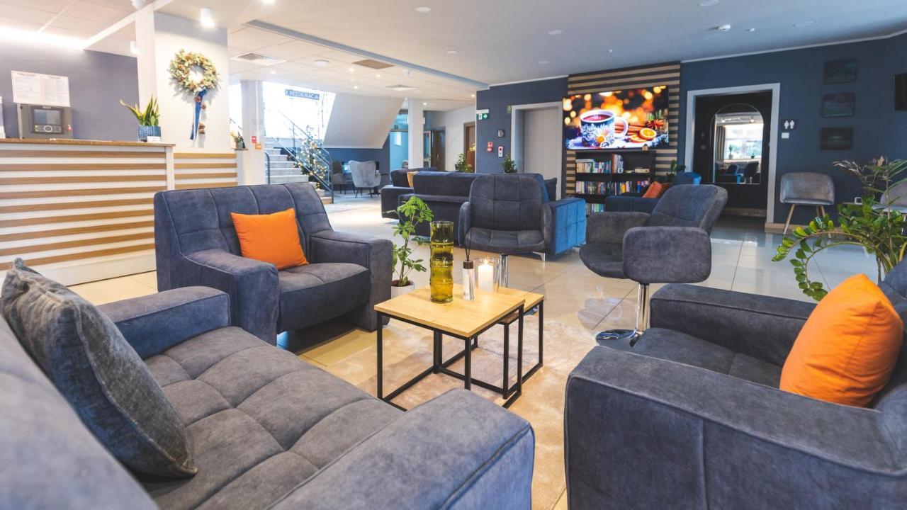 Hotel Akwawit Leszno  Bagian luar foto