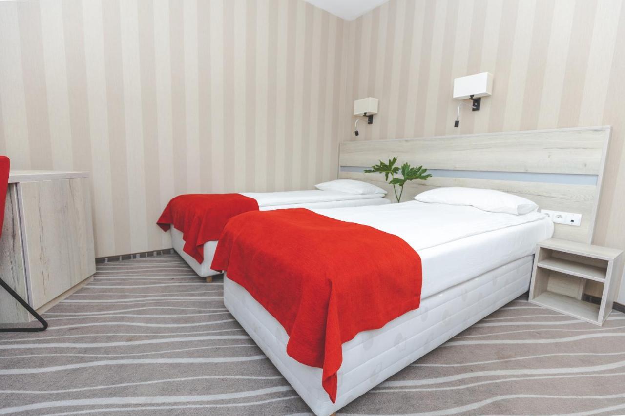Hotel Akwawit Leszno  Bagian luar foto