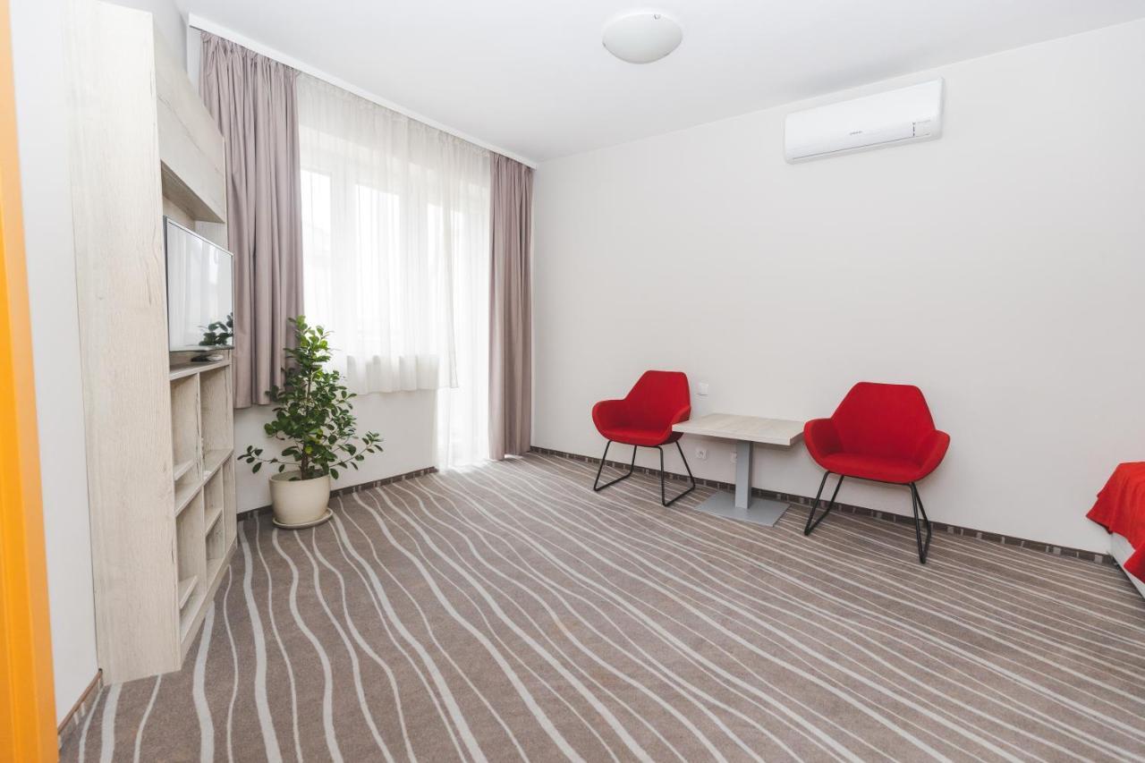 Hotel Akwawit Leszno  Bagian luar foto