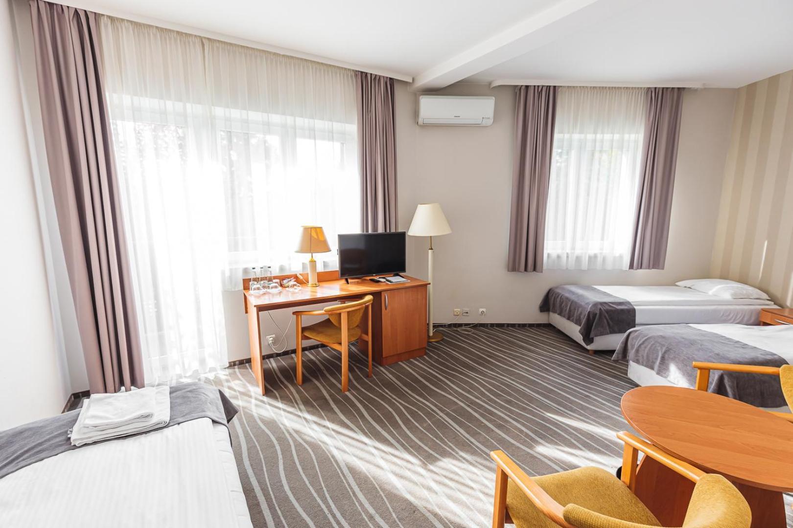 Hotel Akwawit Leszno  Bagian luar foto