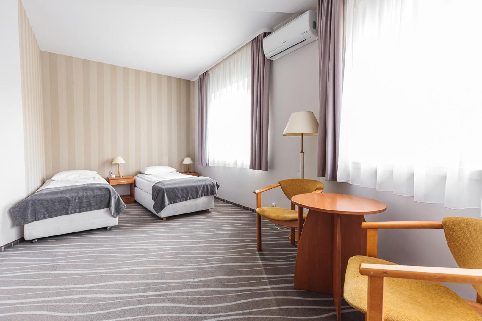 Hotel Akwawit Leszno  Bagian luar foto