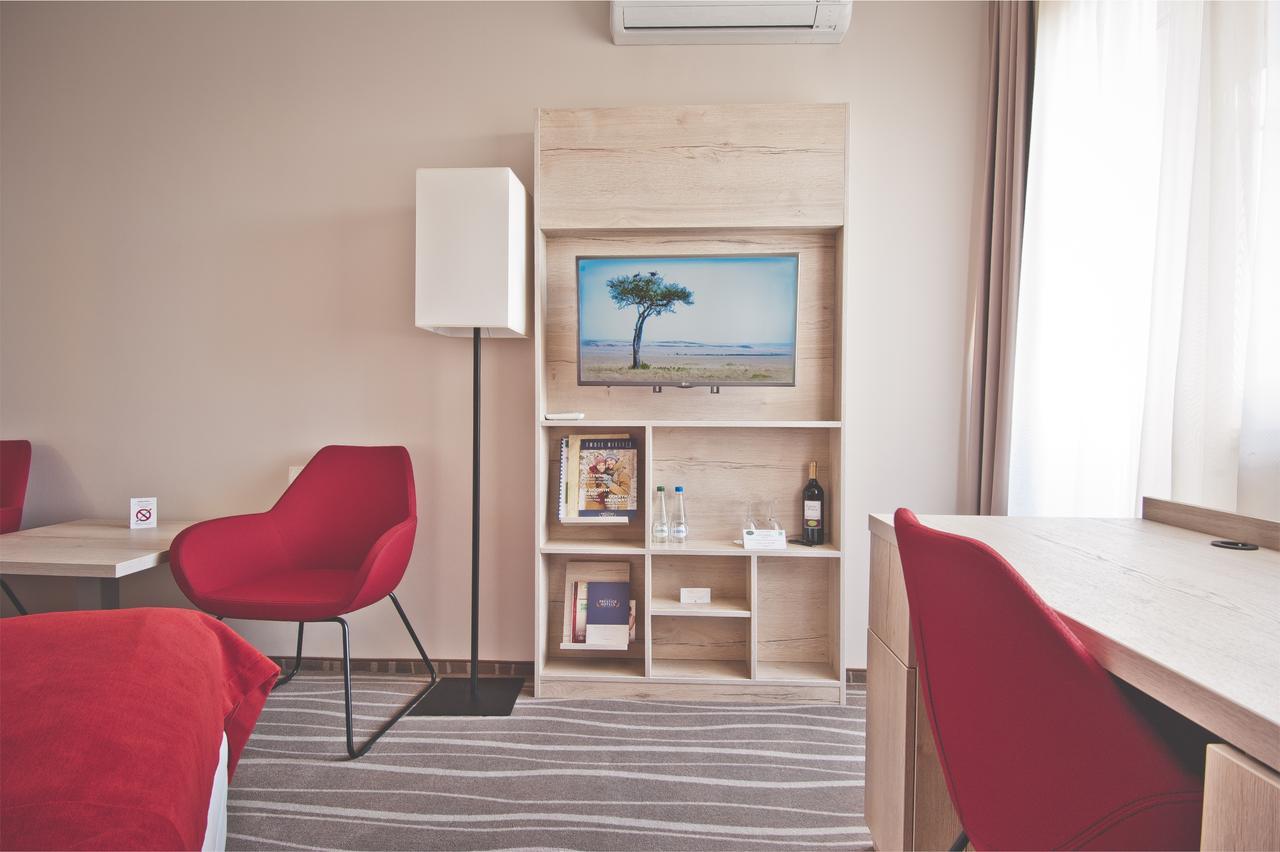 Hotel Akwawit Leszno  Bagian luar foto