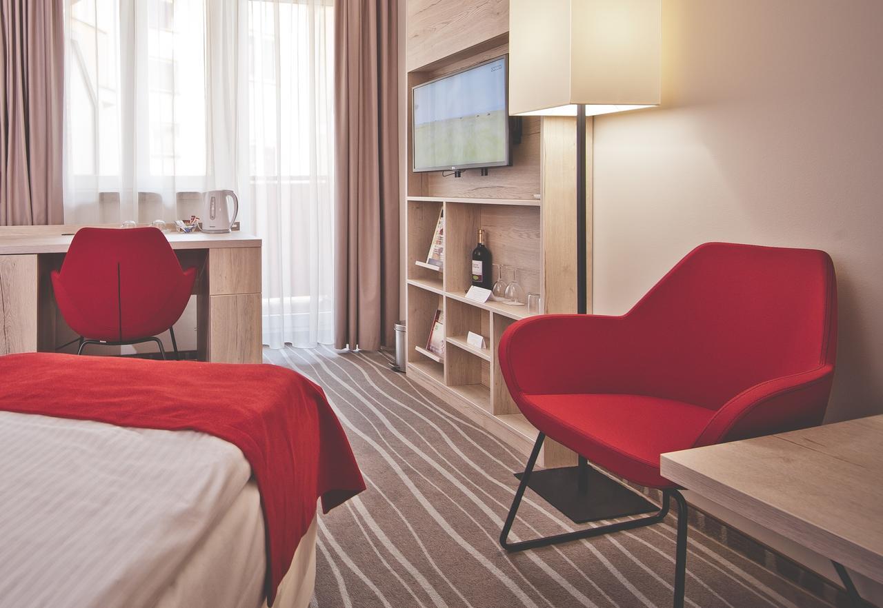 Hotel Akwawit Leszno  Bagian luar foto