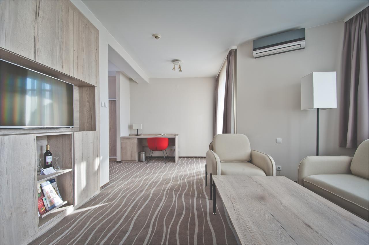 Hotel Akwawit Leszno  Bagian luar foto