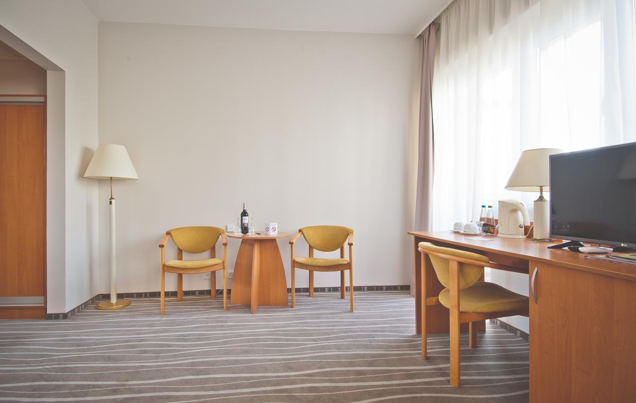 Hotel Akwawit Leszno  Bagian luar foto